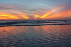 Images Dated 28th February 2010: North America, USA, Florida, Sarasota, cloudy Sunset on the Crescent Beach, Siesta Key