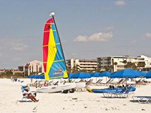 Images Dated 25th February 2009: North America, USA, Florida, Sarasota, Crescent Beach, Siesta Key, People relaxing