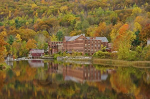 North America, USA, Massachusetts, Rusell, Woronoco. Autumn view of the former Strathmore