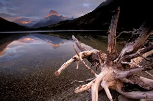 Images Dated 20th April 2006: North America, USA, Montana, Glacier National Park. Grinnel Point and Swiftcurrent Lake