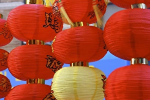 Images Dated 28th January 2006: North America, USA, New York, New York City, Manhattan. Lanterns in Manhattan s