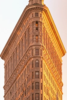 North America, USA, New York, New York City. Flatiron Building, 5th Avenue