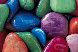 Images Dated 19th April 2005: North America, USA, WA, Redmond colored rocks