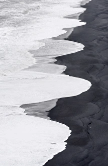 Images Dated 17th February 2015: North Atllantic coast near Vik y Myrdal during winter. View towards Solheimasandur