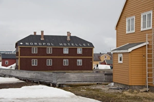 Images Dated 26th June 2009: Norway, Arctic Circle, Svalbard Islands, Spitsbergen, Ny Alesund (aka Kings Bay)
