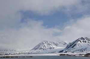 Images Dated 26th June 2009: Norway, Arctic Circle, Svalbard Islands
