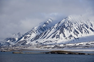 Images Dated 26th June 2009: Norway, Arctic Circle, Svalbard Islands