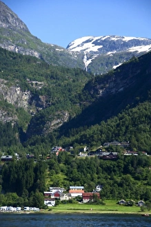 Images Dated 4th July 2009: Norway, Geirangerfjord (UNESCO), Geiranger. Typical fjord views of the port of Geiranger