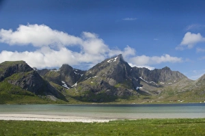 Norway, Nordland, Lofoten Archipelago, Gravdal area. Remote picturesque fjord