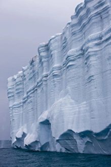 Images Dated 4th August 2008: Norway, Svalbard, Nordaustlandet, Patterns in vertical ice face of Brasvellbreen