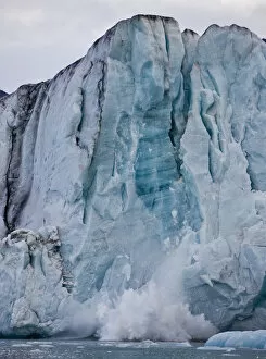 Images Dated 13th August 2008: Norway, Svalbard, Spitsbergen Island, Icebergs calving from ice face of Sveabreen
