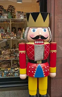 Images Dated 2027: nutcracker nut cracker art outside store in Old town Frankfurt Germany
