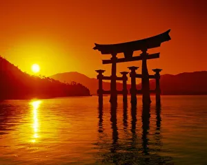 O-Torii Gate, Itsukushima shrine, Miyajima, Japan