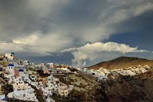 Images Dated 22nd May 2010: Oia, Santorini, Greece
