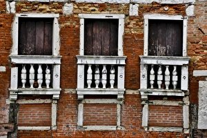 Images Dated 22nd February 2014: Old and colorful doorways and windows in Venice Italy