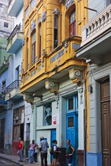 Images Dated 3rd December 2012: Old house in the historic center, Havana, UNESCO World Heritage site, Cuba