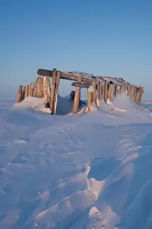 Images Dated 7th April 2006: old Inupiat home along the Arctic coast, eastern Arctic National Wildlife Refuge, Alaska