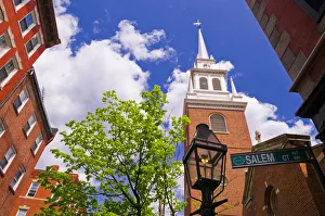 Images Dated 21st April 2010: The Old North Church and gas street lamp on the Freedom Trail, Boston, Massachusetts USA