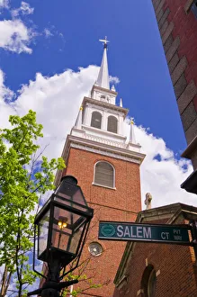 Images Dated 21st April 2010: The Old North Church and gas street lamp on the Freedom Trail, Boston, Massachusetts USA