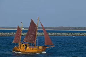 Images Dated 27th April 2004: old sailboat, warnemunde