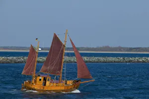Images Dated 27th April 2004: old sailboat, warnemunde