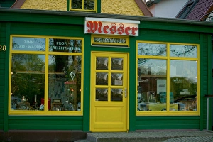 Images Dated 30th April 2004: old shop, warnemunde