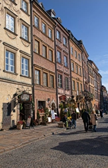 Images Dated 2027: Old Street in Old Town main square, Warsaw, Poland