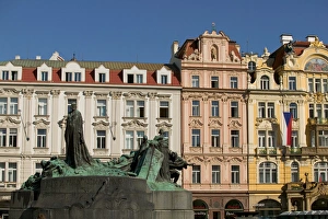 Images Dated 4th May 2004: old town square, Czech Republic, prague