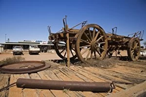 Images Dated 11th September 2006: Old Wagon, William Creek, Oodnadatta Track, Outback, South Australia, Australia