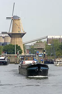 Images Dated 6th August 2007: Old windmill and boats in the harbor at Rotterdam, Netherlands