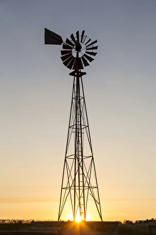 Images Dated 27th June 2012: Old windmill at sunset near New England, North Dakota, USA