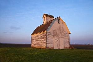 Granary Prints: Old wooden granary at fist light near Pontiac, Illinois, USA