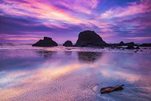 Images Dated 7th September 2023: Olympic National Park, Ruby Beach