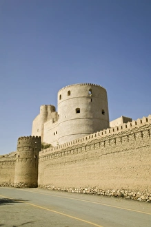 Images Dated 18th February 2007: Oman, The Batinah Plain, Rustaq. Rustaq, once Omans Capital in the 17th century