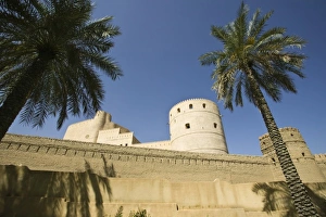 Images Dated 18th February 2007: Oman, The Batinah Plain, Rustaq. Rustaq, once Omans Capital in the 17th century