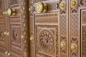 Images Dated 18th February 2007: Oman, Muscat, Al, Ghubrah. Grand Mosque, Hand Carved Door Detail