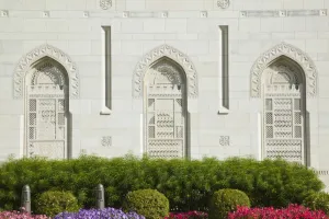 Images Dated 18th February 2007: Oman, Muscat, Al, Ghubrah. Grand Mosque, Exterior / Daytime