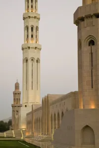 Images Dated 18th February 2007: Oman, Muscat, Al, Ghubrah. Grand Mosque, Exterior / Evening