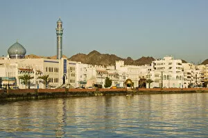 Images Dated 17th February 2007: Oman, Muscat, Mutrah. Mutrah Corniche- Buildings aong the Corniche / Morning