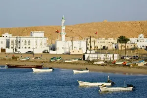 Images Dated 23rd February 2007: Oman, Sharqiya Region, Sur. Ayajh Town, Dusk