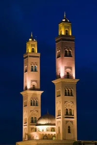 Images Dated 19th February 2007: Oman, Western Hajar Mountains, Bahla. Bahla Mosque / Dusk