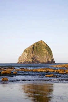 Images Dated 11th May 2012: OR, Cape Kiwanda, Haystack Rock