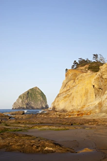 Images Dated 11th May 2012: OR, Cape Kiwanda and Haystack Rock