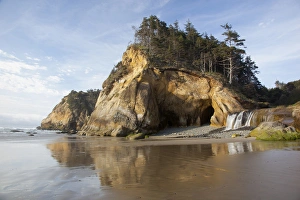 Images Dated 23rd April 2012: OR, Oregon Coast, Hug Point State Park, Sea caves and waterfall at Hug Point