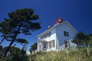 Images Dated 2nd July 2007: OR, Oregon Coast, Newport, Yaquina Bay lighthouse, Cape Cod style lighthouse, built