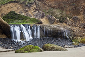 Images Dated 24th April 2012: OR, Oregon Coast, Waterfall and rocks, at Hug Point