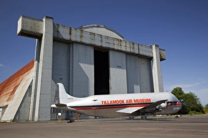 Images Dated 16th May 2012: OR, Tillamook, Tillamook Air Museum, with Aero Spacelines Minni Guppy airplane