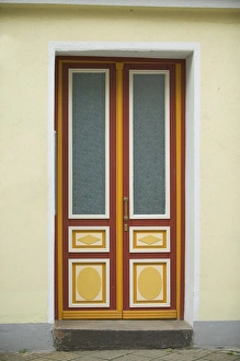 Images Dated 27th April 2005: orange door