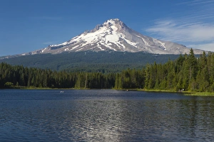 Oregon. Mt. Hood rising above Trillium Lake