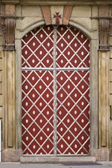 Images Dated 2nd July 2007: Ornate door on building next to the Charles Bridge, Prague, Capital city of Czech